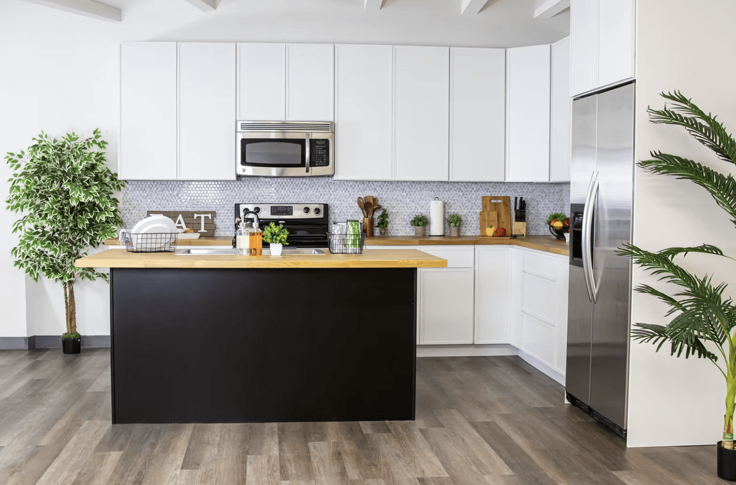 Slim Shaker Alabaster Custom Kitchen Cabinets