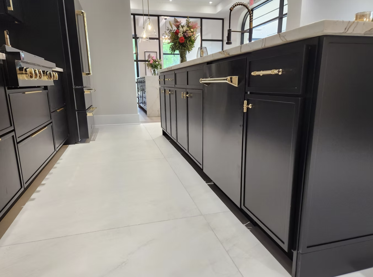 Slim Shaker Ebony Kitchen Cabinets - Joplin, MO